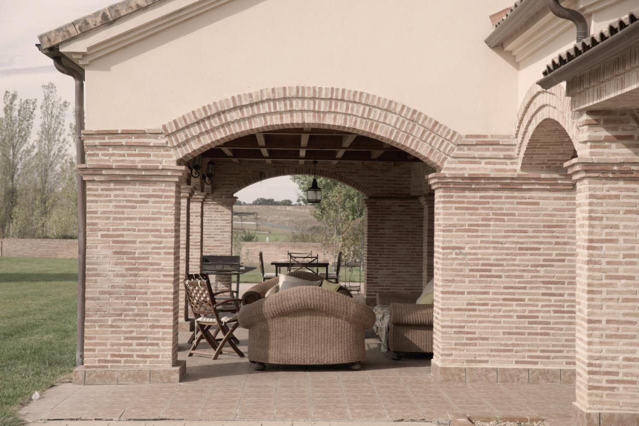 La Casona Del Tormes Vila Almenara de Tormes Exterior foto