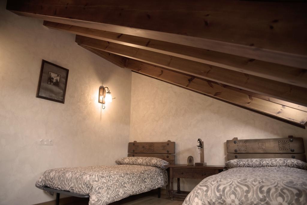 La Casona Del Tormes Vila Almenara de Tormes Exterior foto